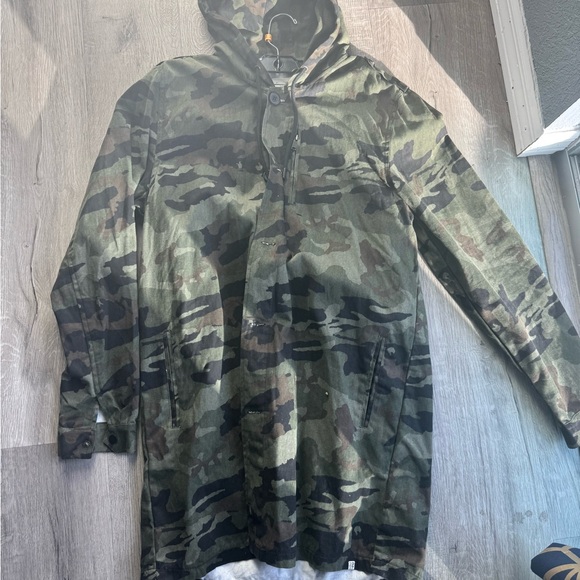 Camouflage Hooded Jacket - Picture 2 of 4